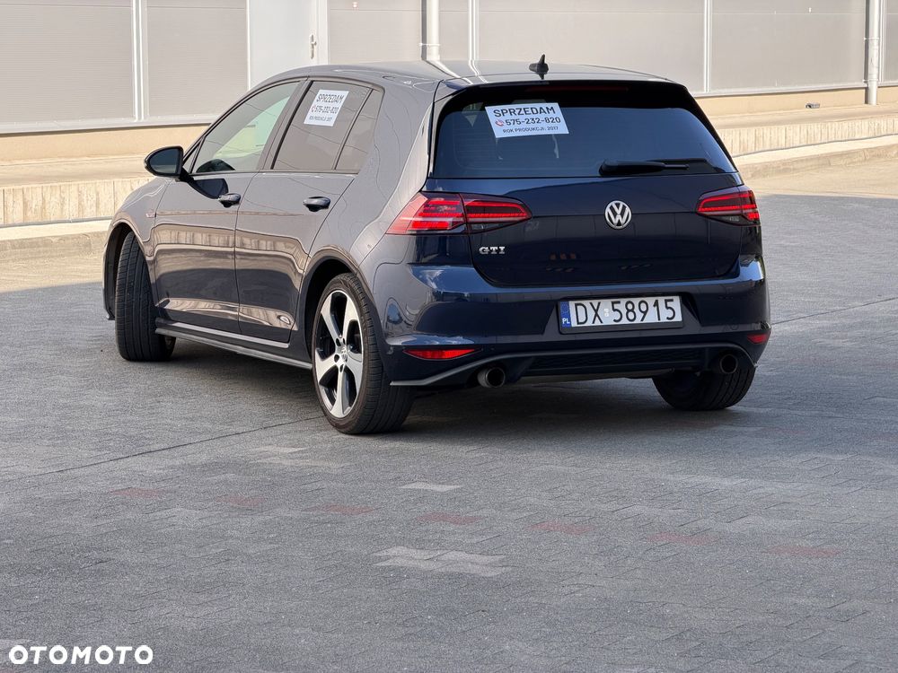 Volkswagen Golf - 12