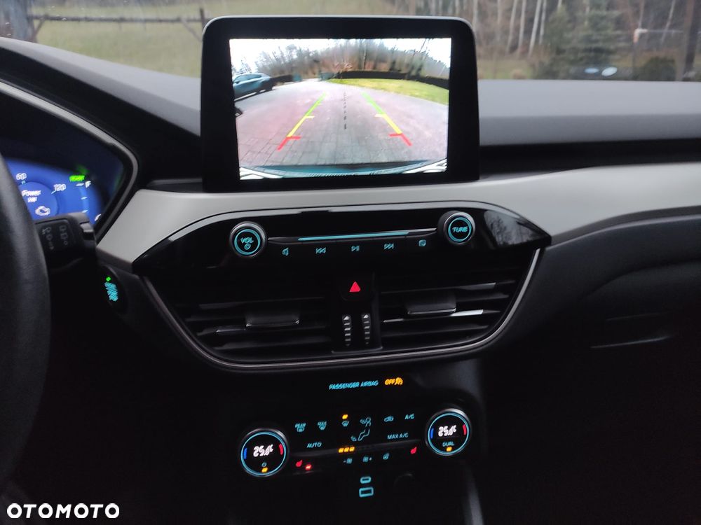 Ford Kuga - 11