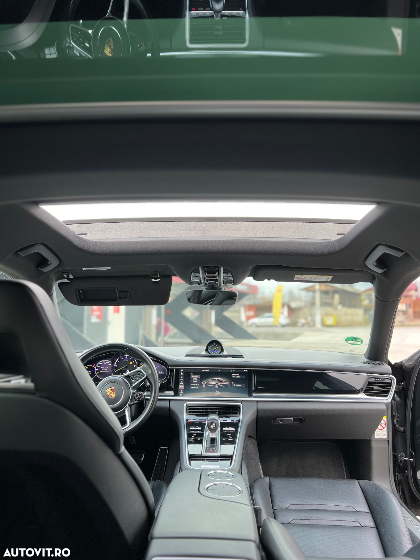 Porsche Panamera 4 E-Hybrid - 11