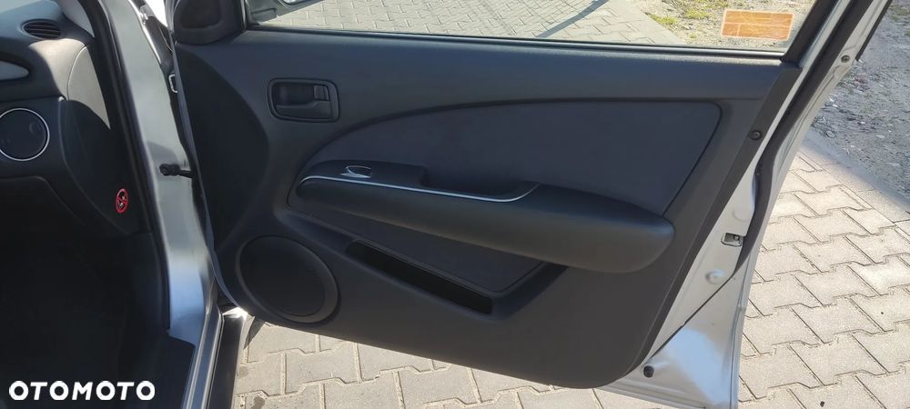 Mitsubishi Outlander 2.0 2WD Invite - 24