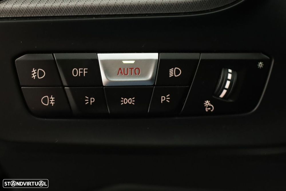 BMW 116 d Pack Desportivo M Auto - 19