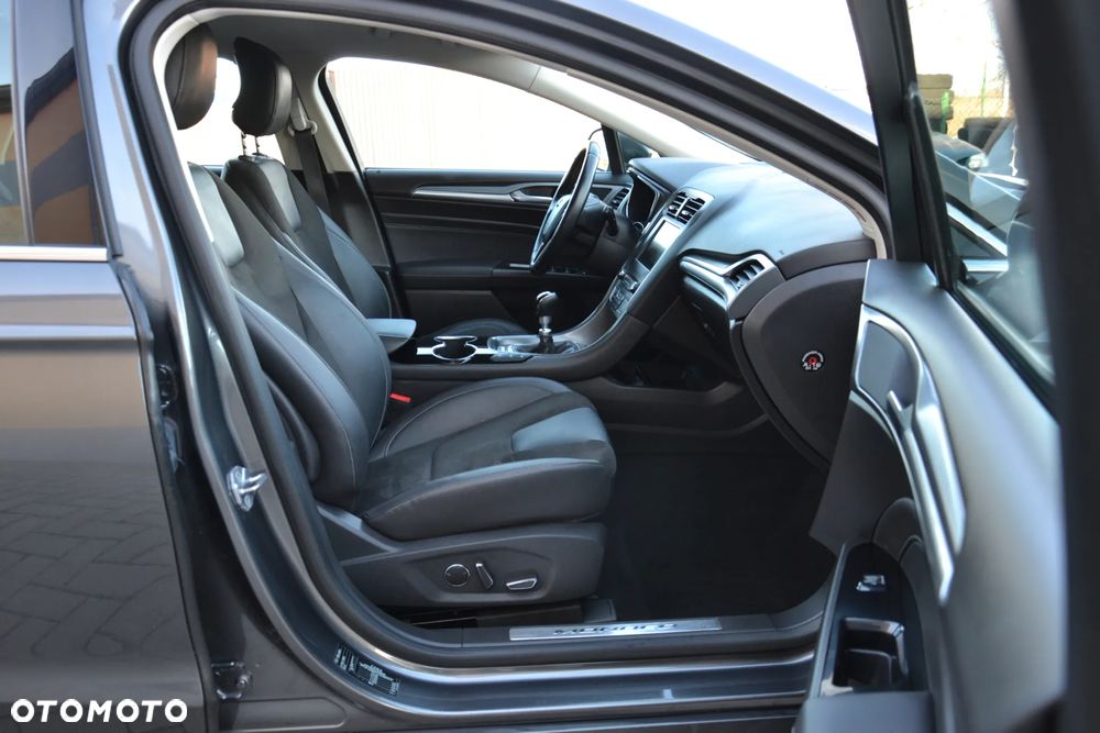 Ford Mondeo 2.0 TDCi STart-Stopp Titanium - 31