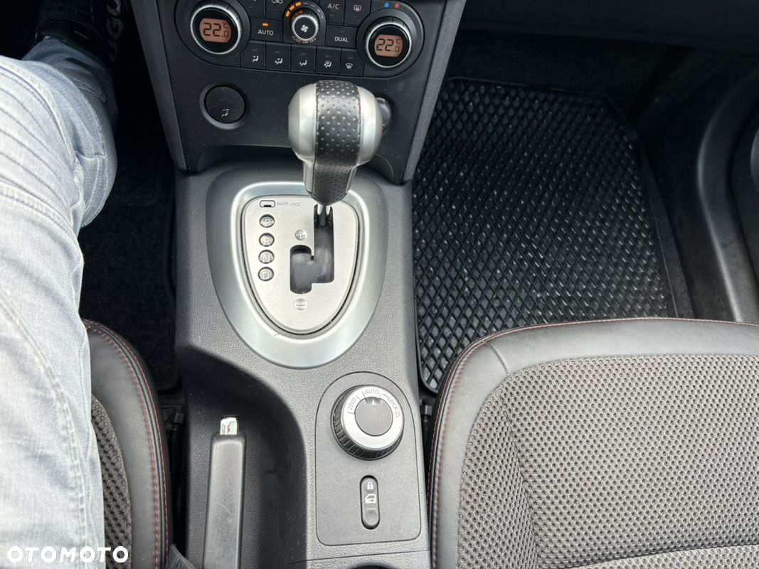 Nissan Qashqai 2.0 dCi 4 x 4 DPF I-Way - 13