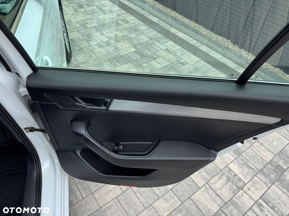 Skoda Superb 1.5 TSI Ambition DSG - 24