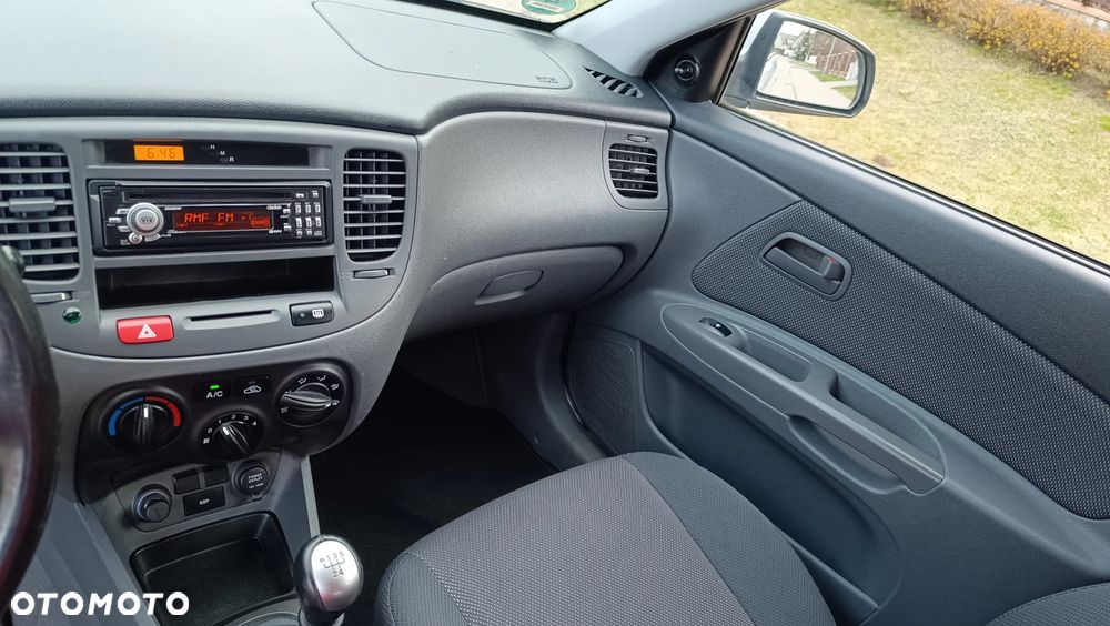 Kia Rio 1.5 SLX - 26