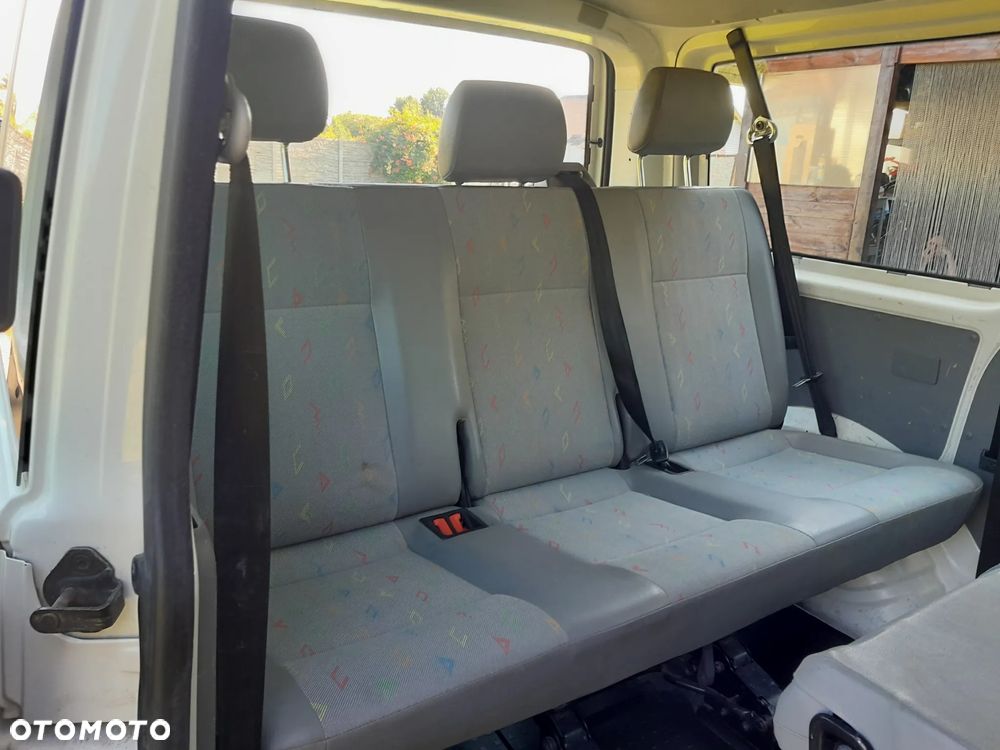 Volkswagen Multivan - 17