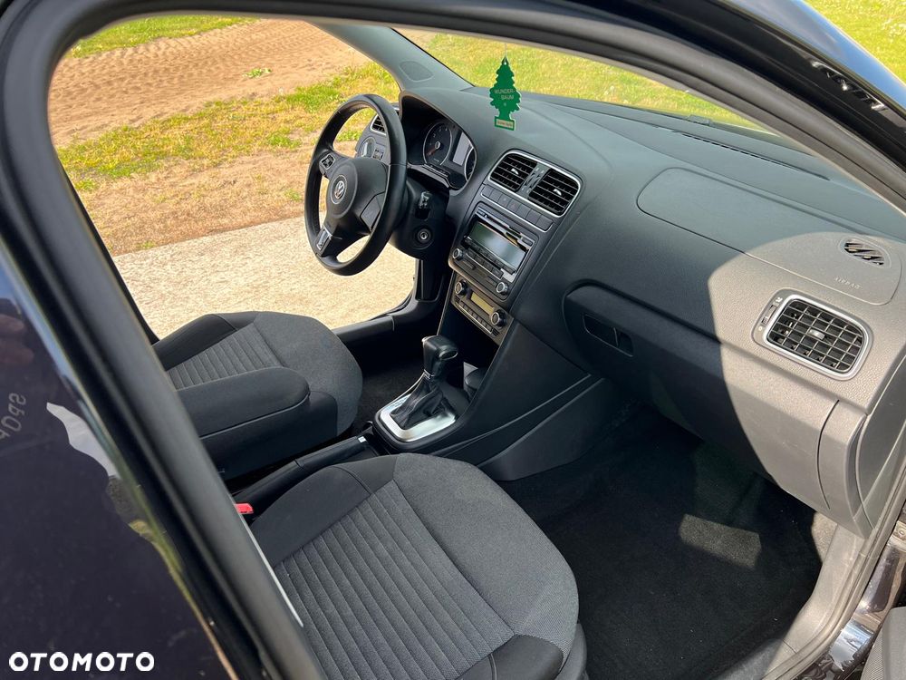 Volkswagen Polo 1.4 16V Comfortline DSG - 11