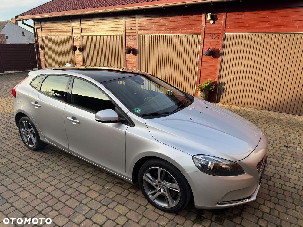 Volvo V40 D2 - 10
