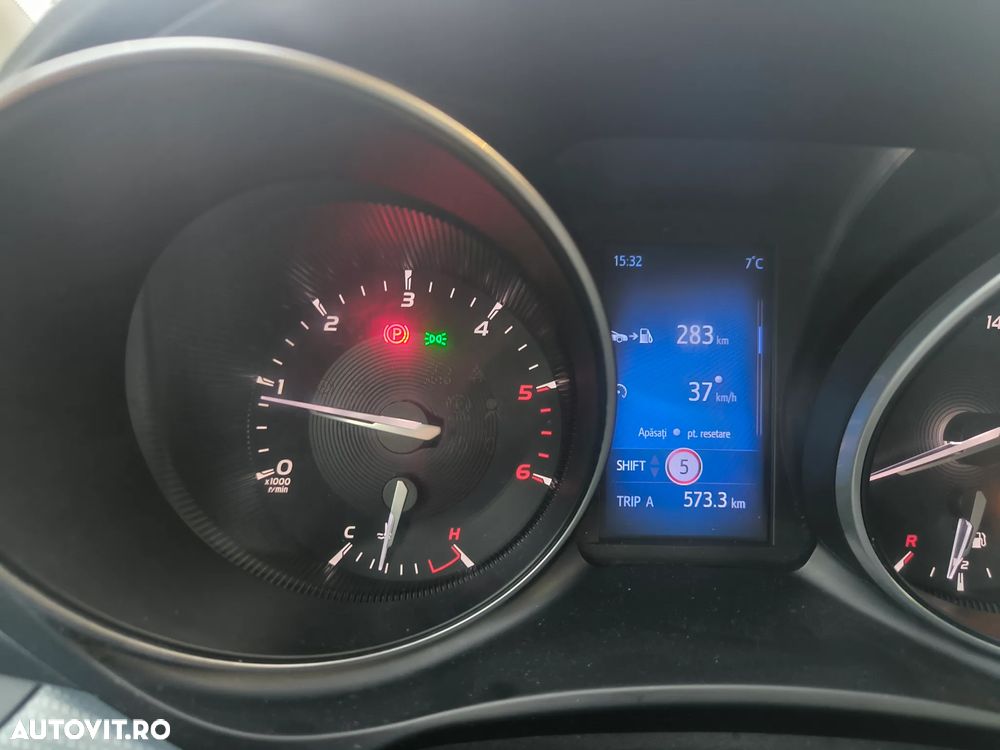 Toyota Avensis 2.0 D-4D Executive Terracotta - 7