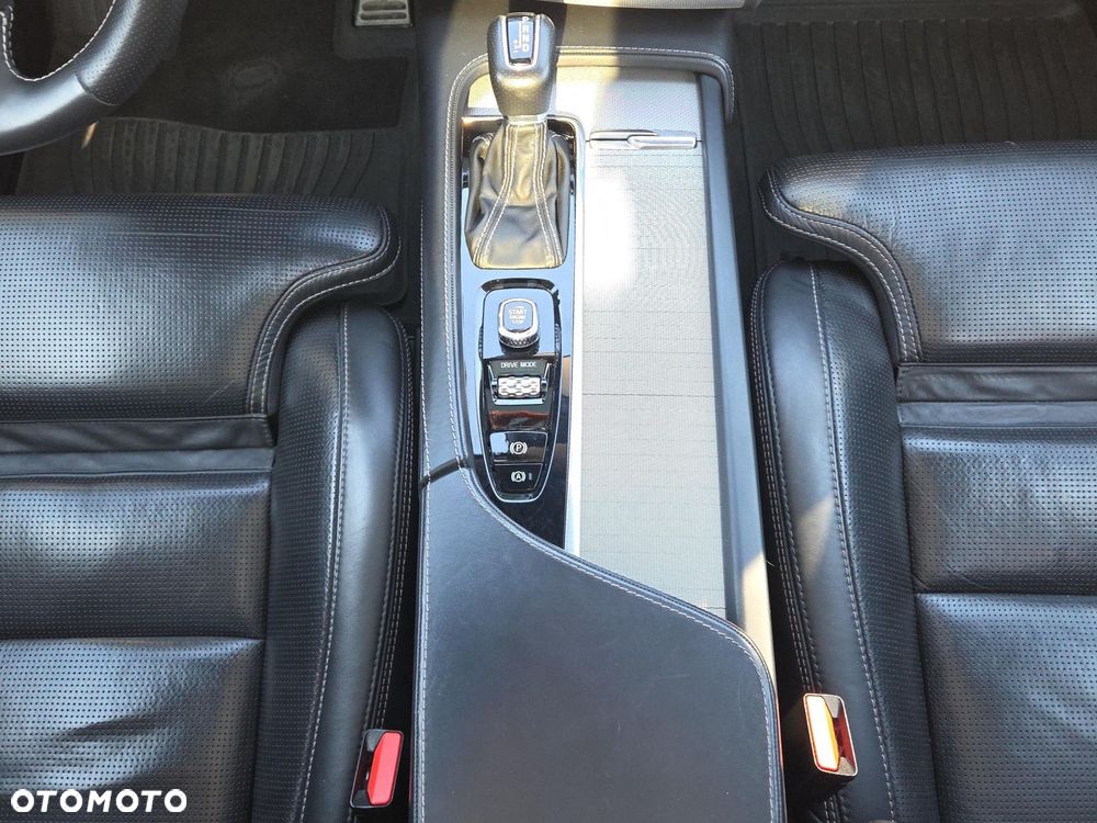 Volvo XC 90 T6 GPF AWD R-Design - 28