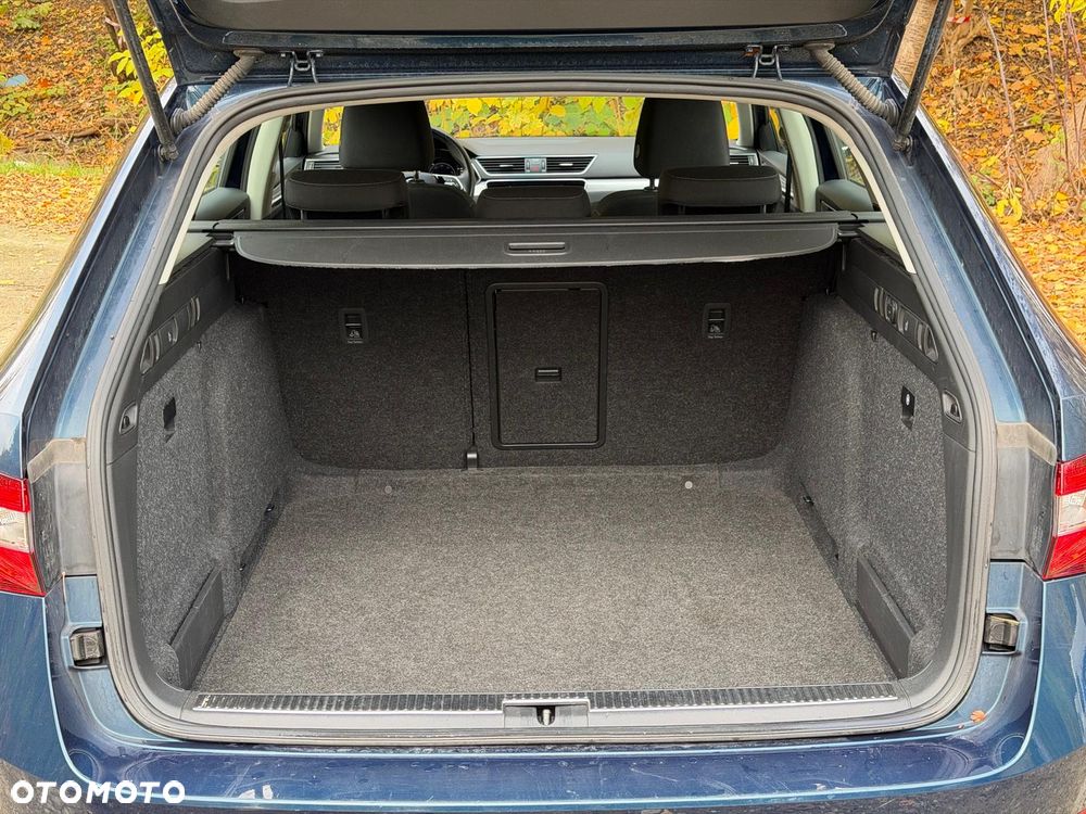 Skoda Superb 2.0 TDI SCR Ambition DSG - 13