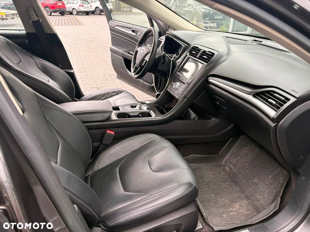 Ford Fusion - 7