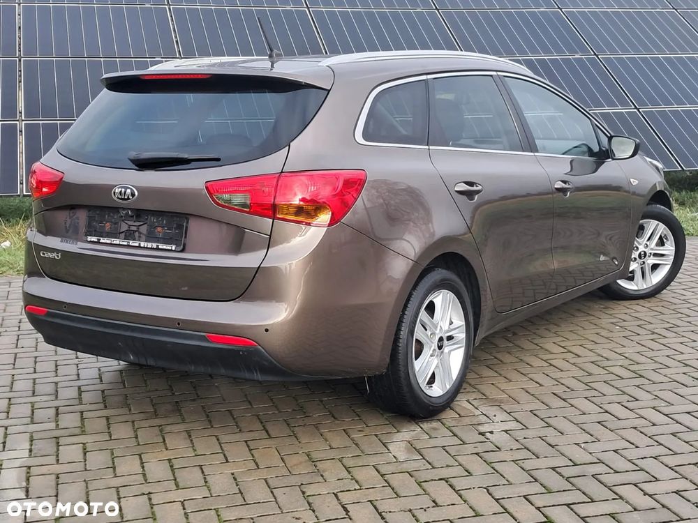 Kia Ceed 1.6 GDI Dream-Team Edition - 11