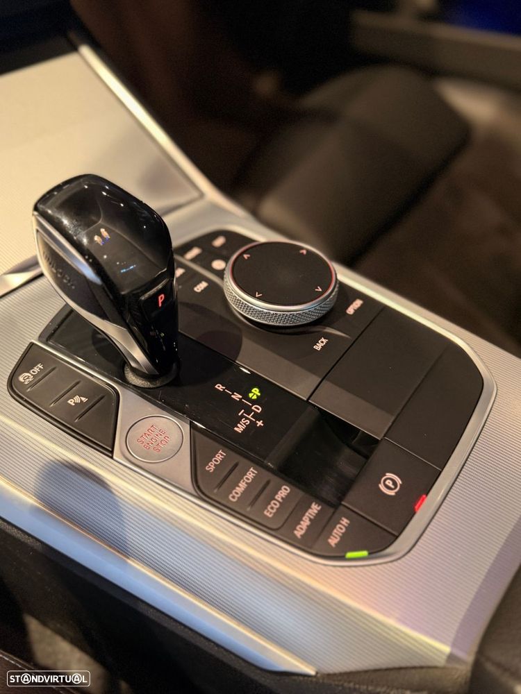 BMW 320 d Touring Pack Desportivo M Auto - 29