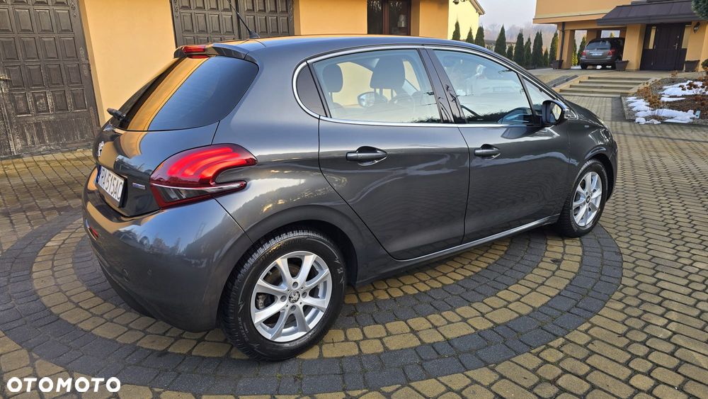 Peugeot 208 1.2 PureTech GPF Signature S&S - 21