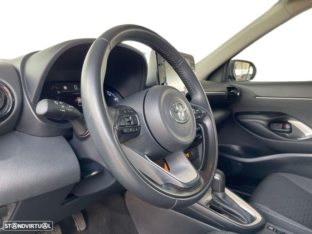 Toyota Yaris Cross 1.5 HDF Comfort Plus - 13