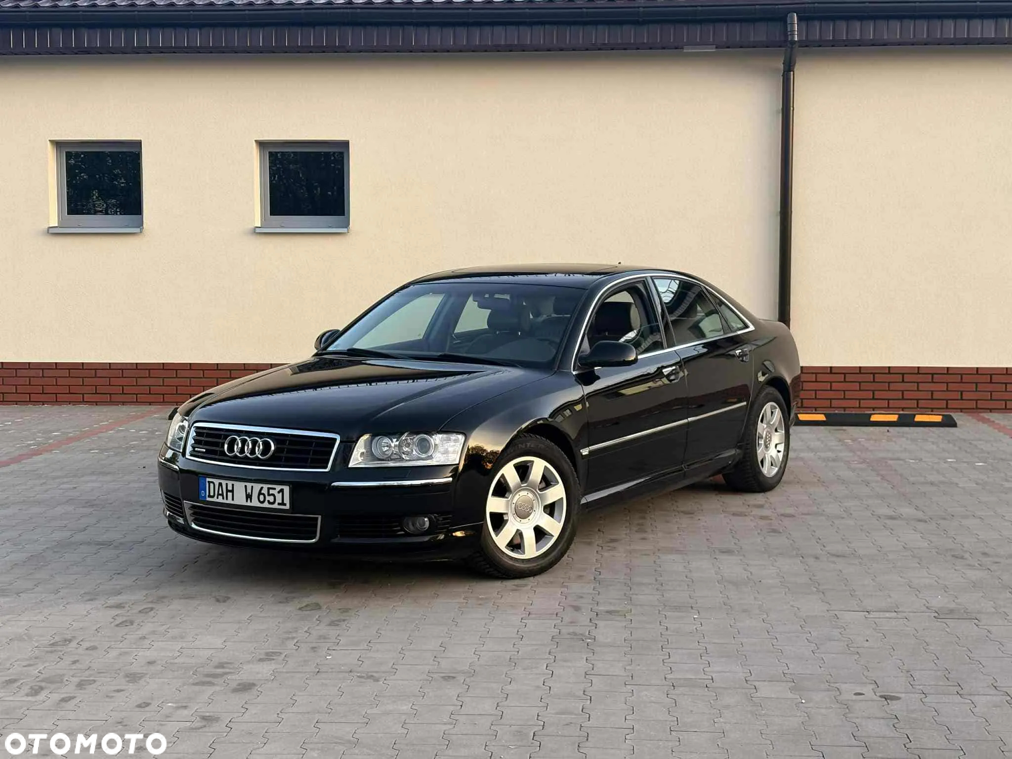 Audi A8 4.2 Quattro - 3