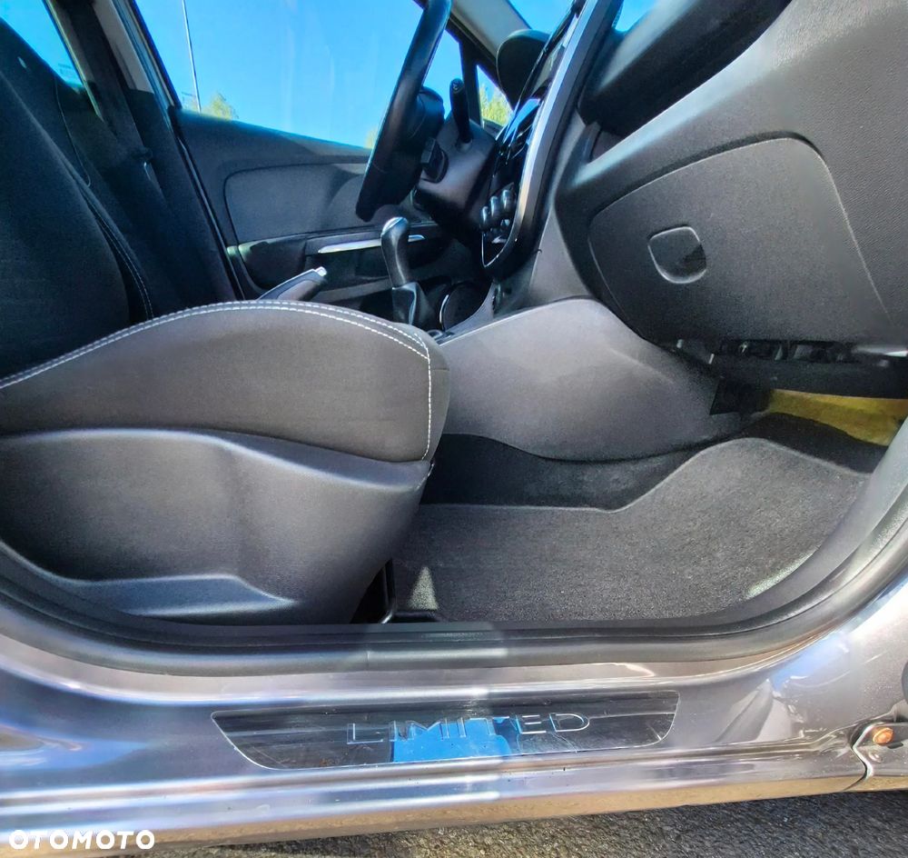 Renault Clio 1.2 16V Limited - 28