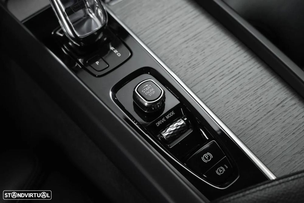 Volvo V60 2.0 B4 Momentum Geartronic - 27
