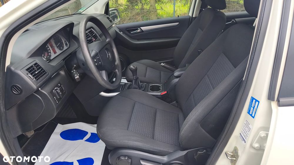Mercedes-Benz Klasa B 180 BlueEFFICIENCY - 13