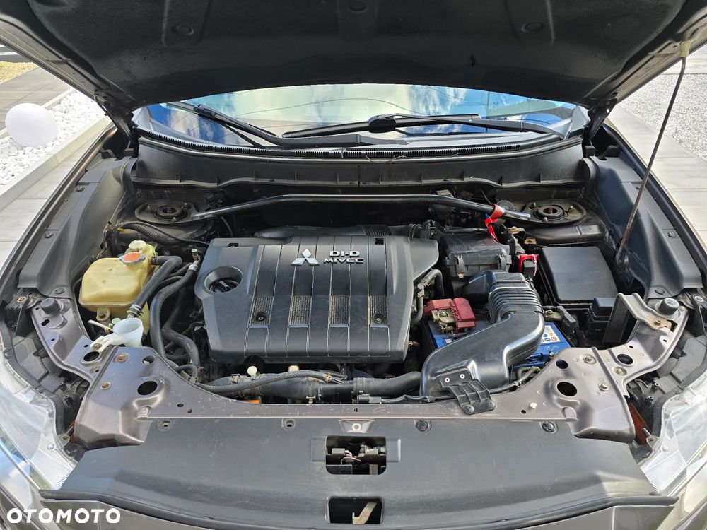 Mitsubishi Outlander - 22