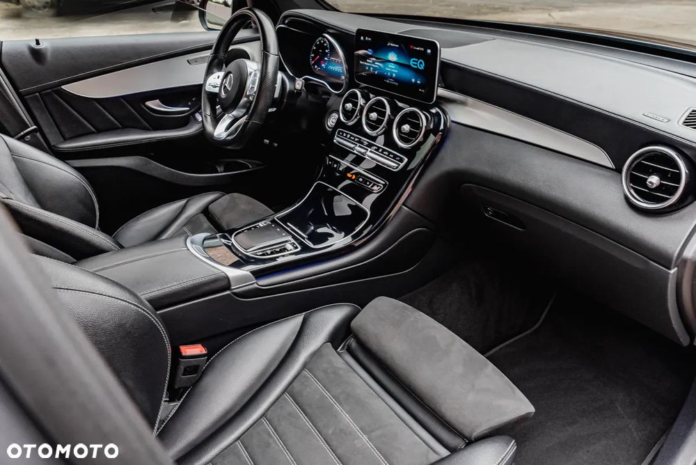 Mercedes-Benz GLC 300 e 4-Matic AMG Line - 22