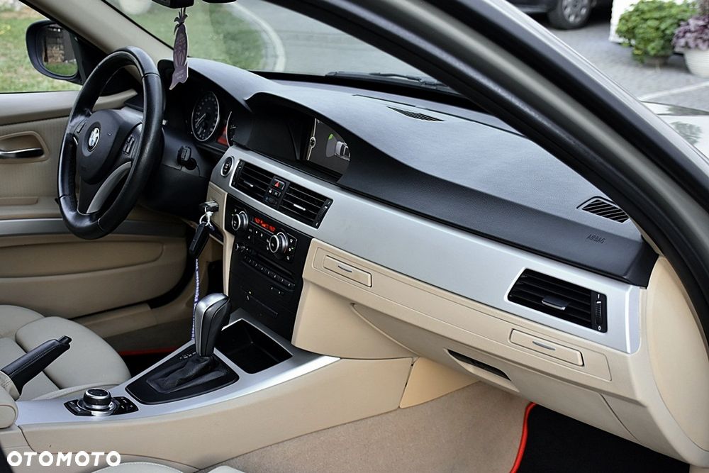 BMW Seria 3 320i Edition Sport - 17
