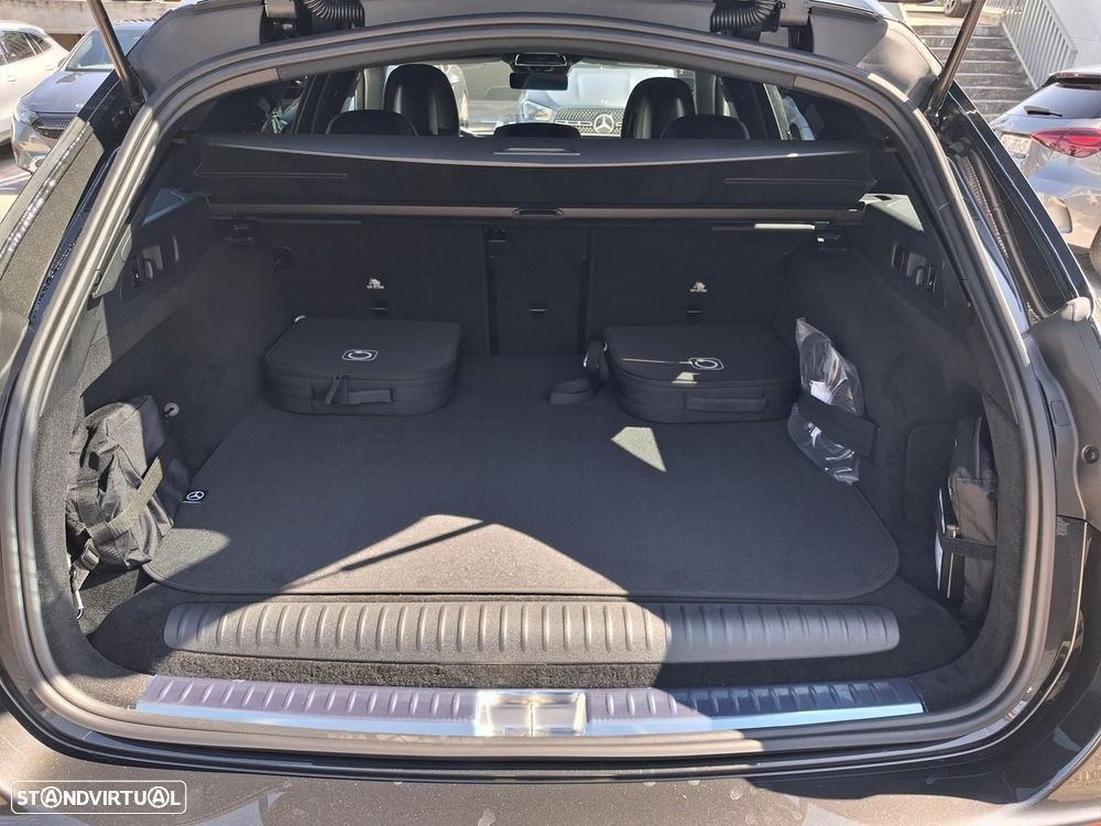 Mercedes-Benz E 300 e AMG Line - 12