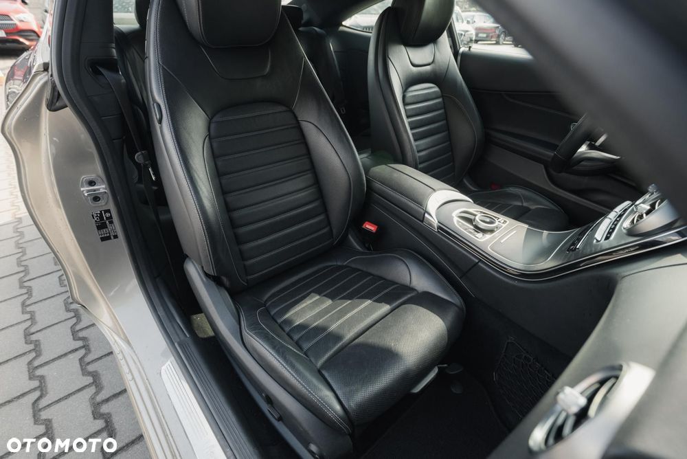 Mercedes-Benz Klasa C 300 9G-TRONIC - 16