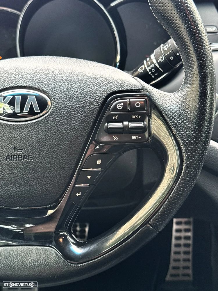 Kia Ceed 1.6 CRDi 136 ISG GT Line - 11