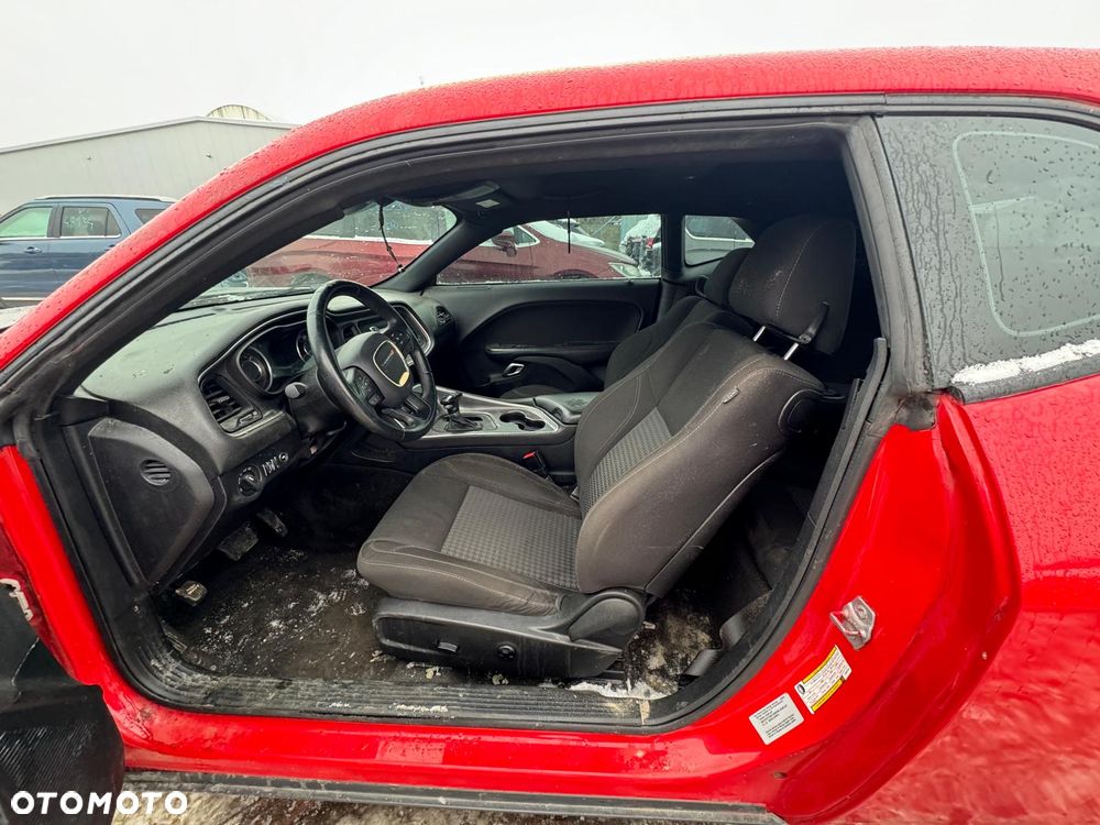 Dodge Challenger - 10