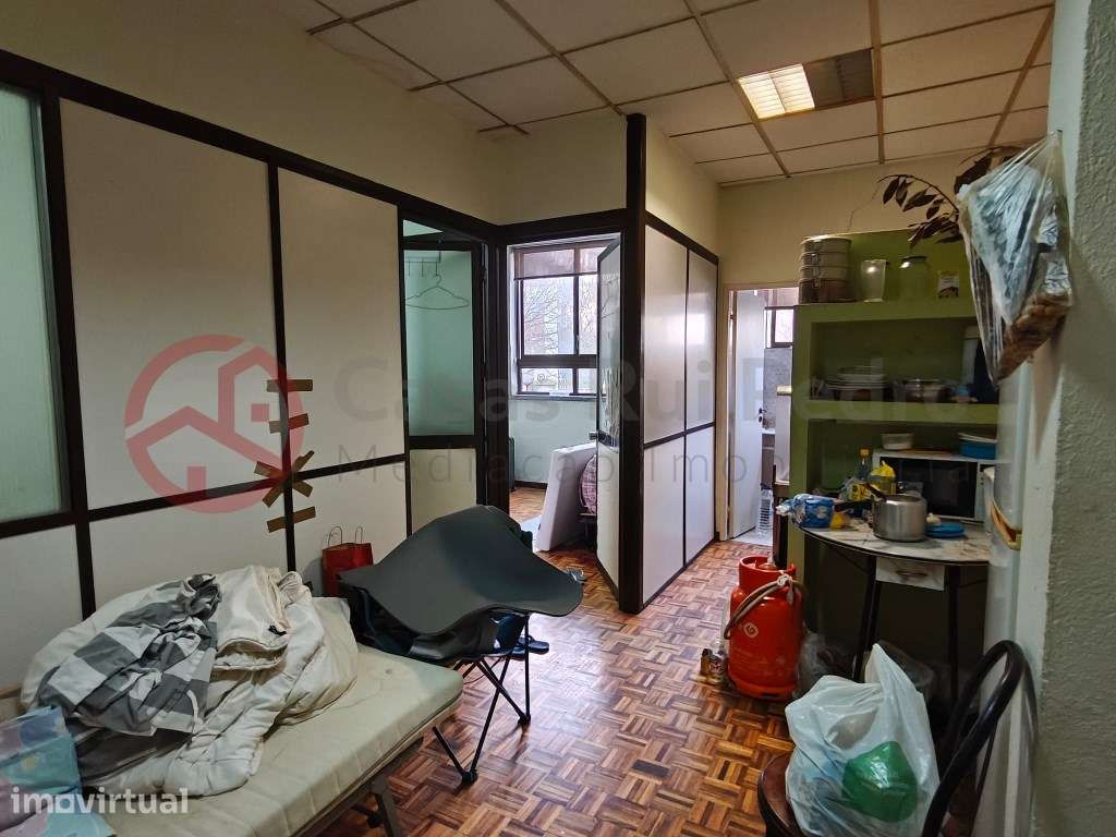Escritório transformado em estúdio e com condições de habitabilidad... - Grande imagem: 4/16