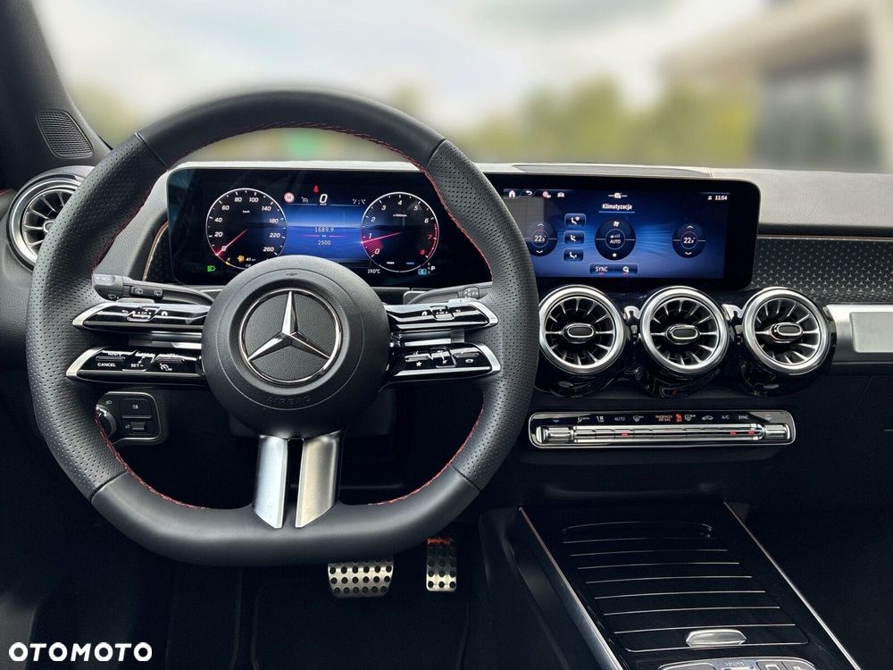 Mercedes-Benz GLB - 14