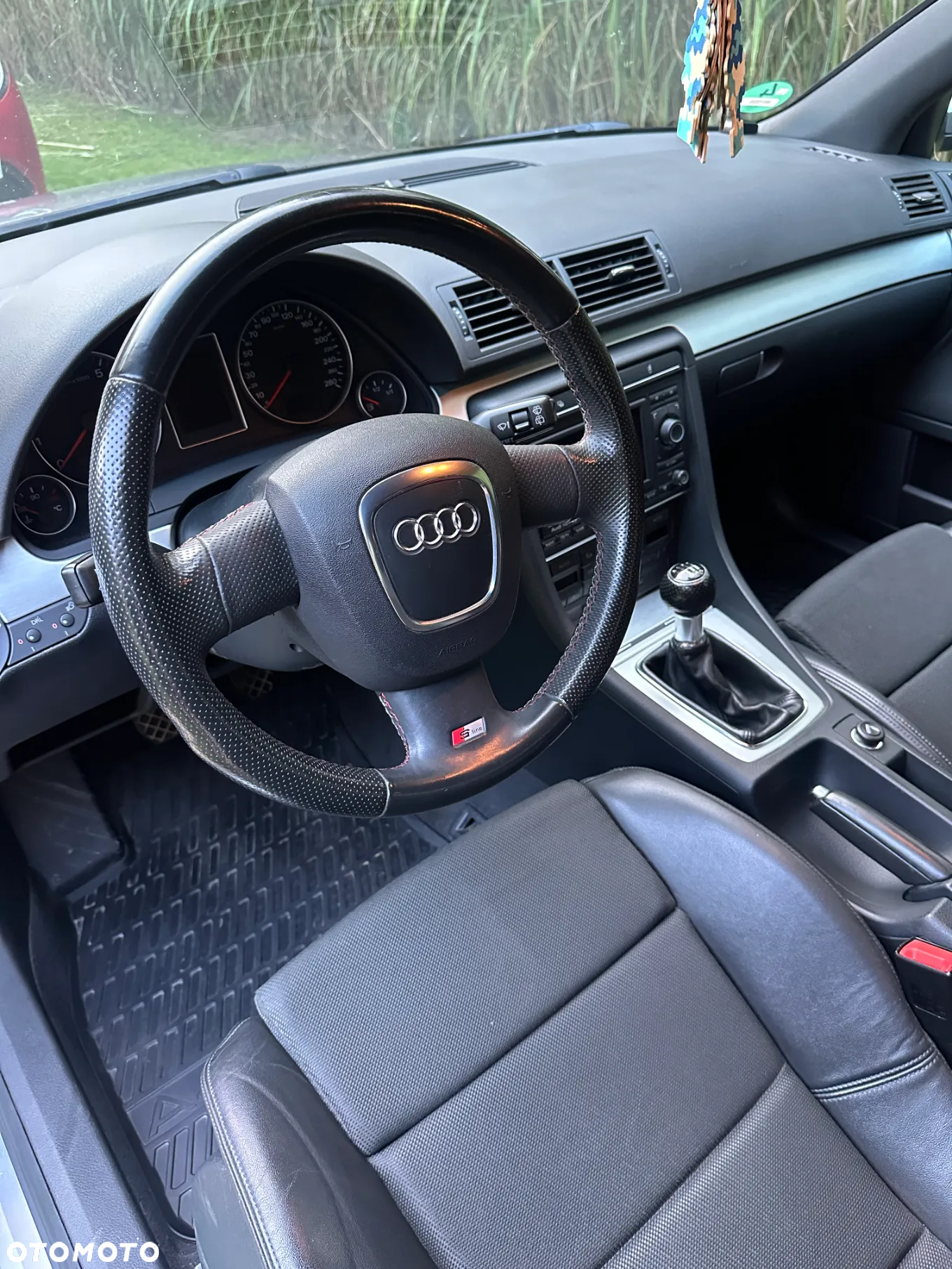 Audi A4 2.0T FSI - 15