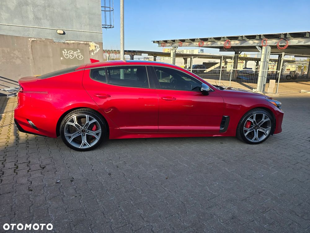 Kia Stinger - 9
