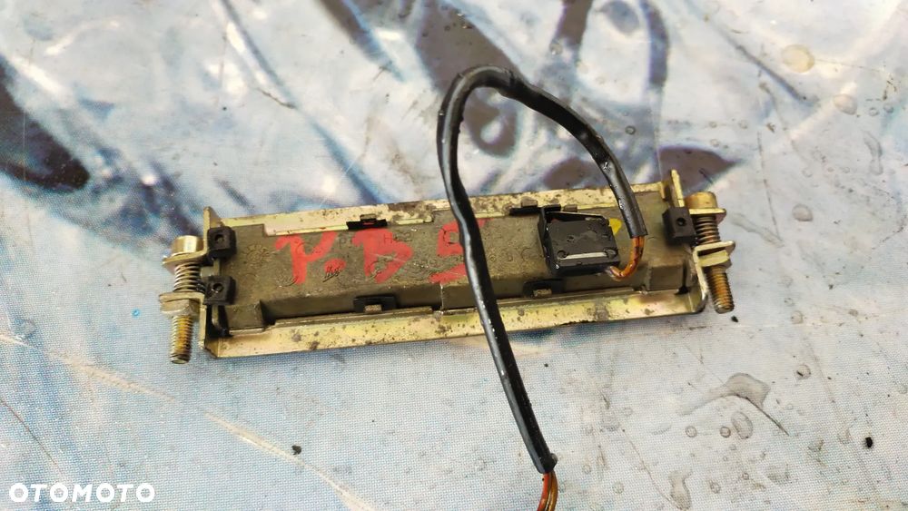 Mikrostyk klapy bagażnika VW Passat B5 3B9827566 - 2