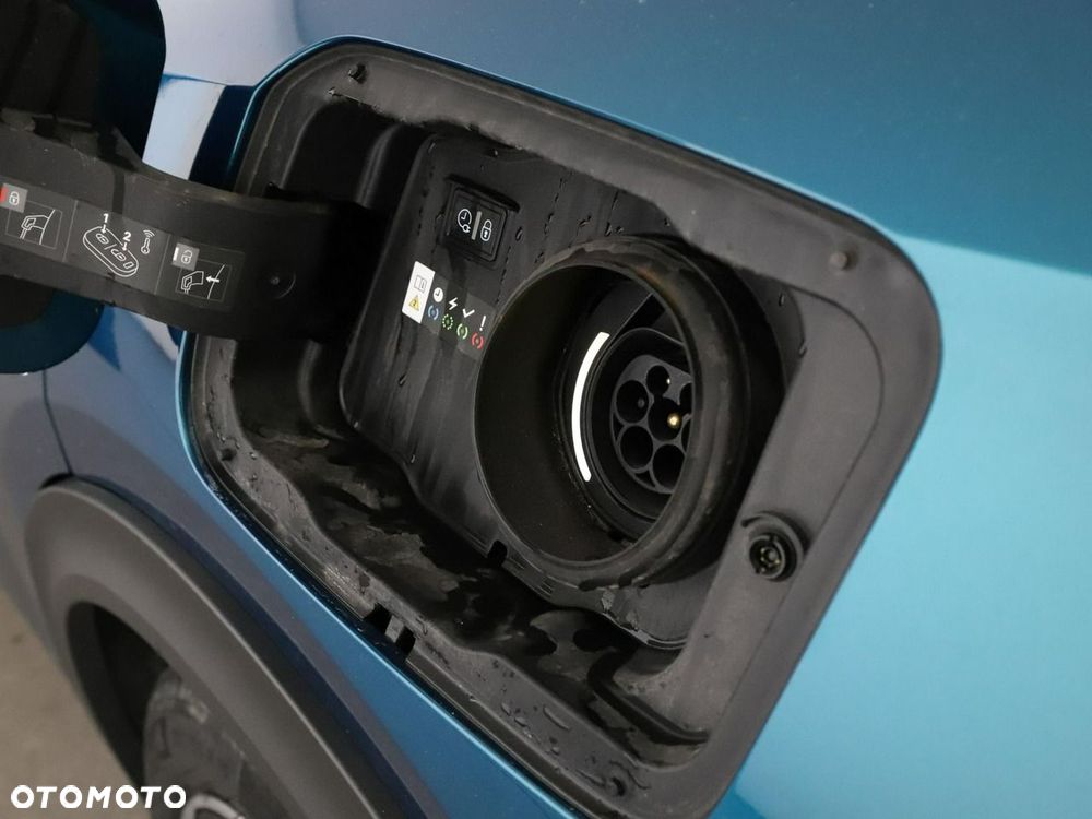 Peugeot 408 1.6 Plug-In Hybrid 225 Allure Pack EAT8 - 41