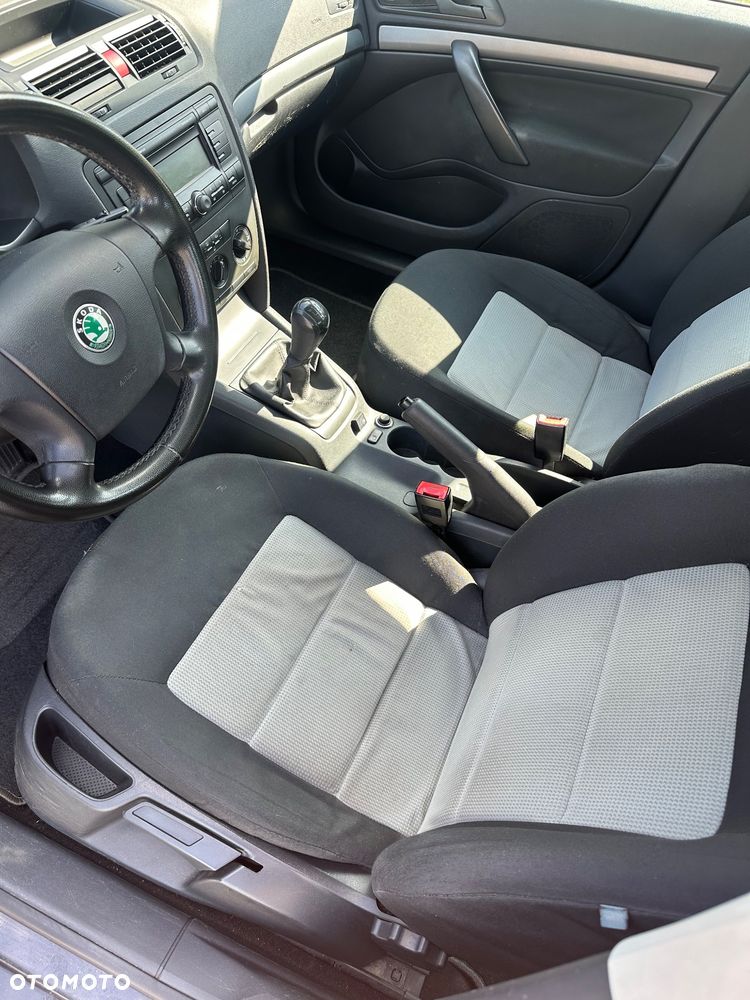 Skoda Octavia 1.6 Elegance - 9