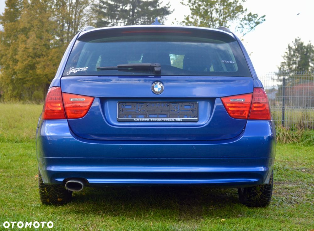 BMW Seria 3 320d DPF Touring - 11