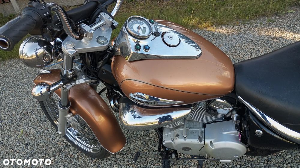 Suzuki Intruder - 9