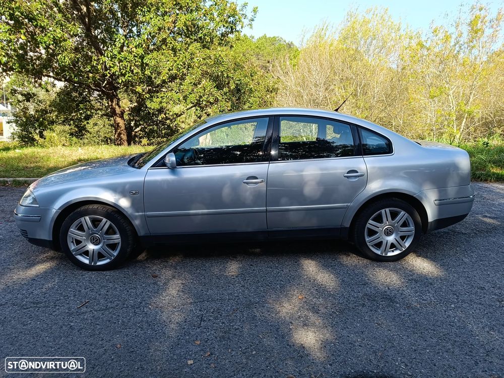 VW Passat 1.9 TDi Highline - 10