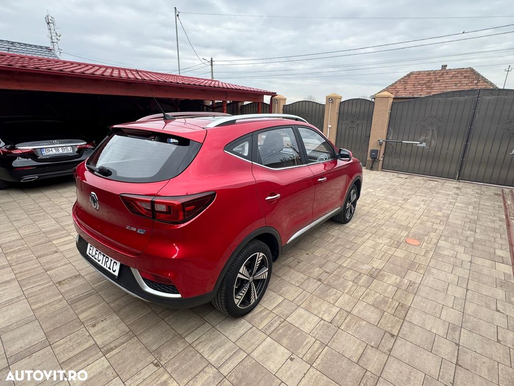 MG ZS EV Luxury - 6