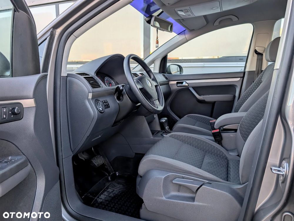 Volkswagen Touran 1.9 TDI DSG Trendline - 6