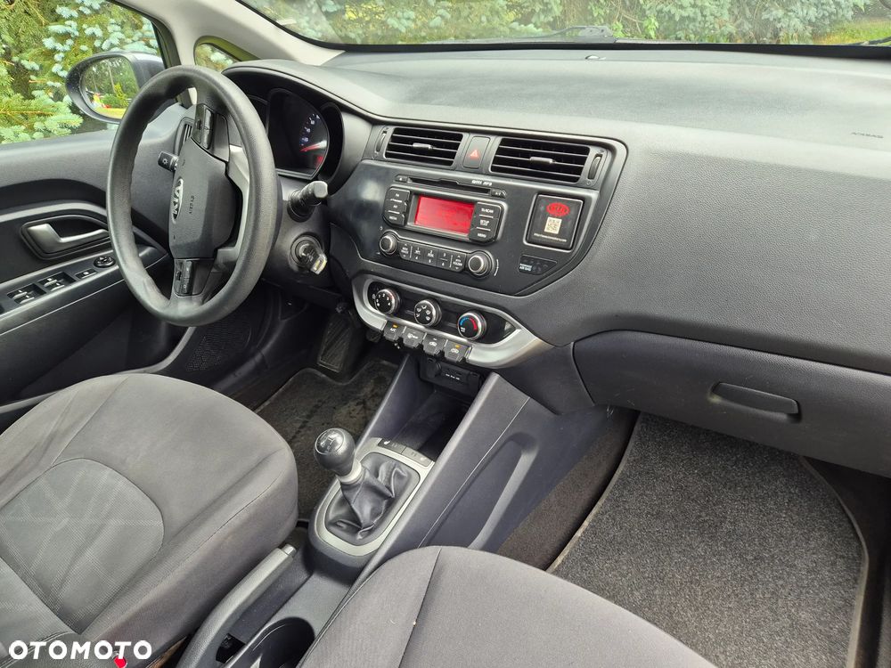 Kia Rio - 11