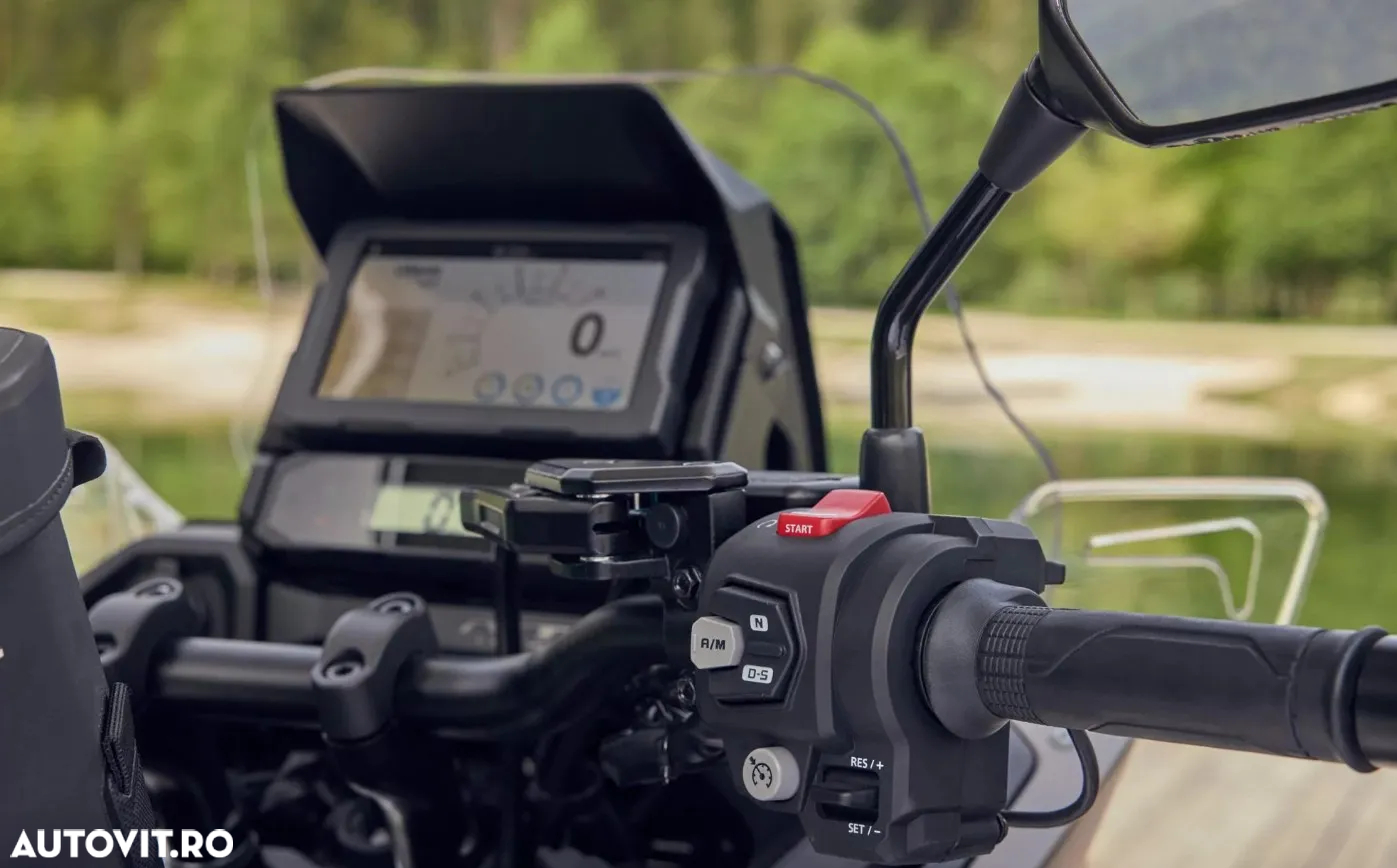 Honda NT 1100 - 4