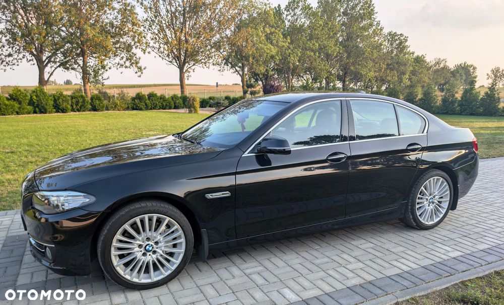 BMW Seria 5 525d xDrive Luxury Line - 2