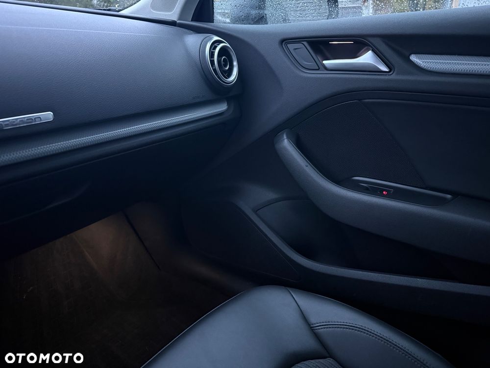 Audi A3 Sportback 1.4 TFSI g-tron S tronic Ambiente - 25