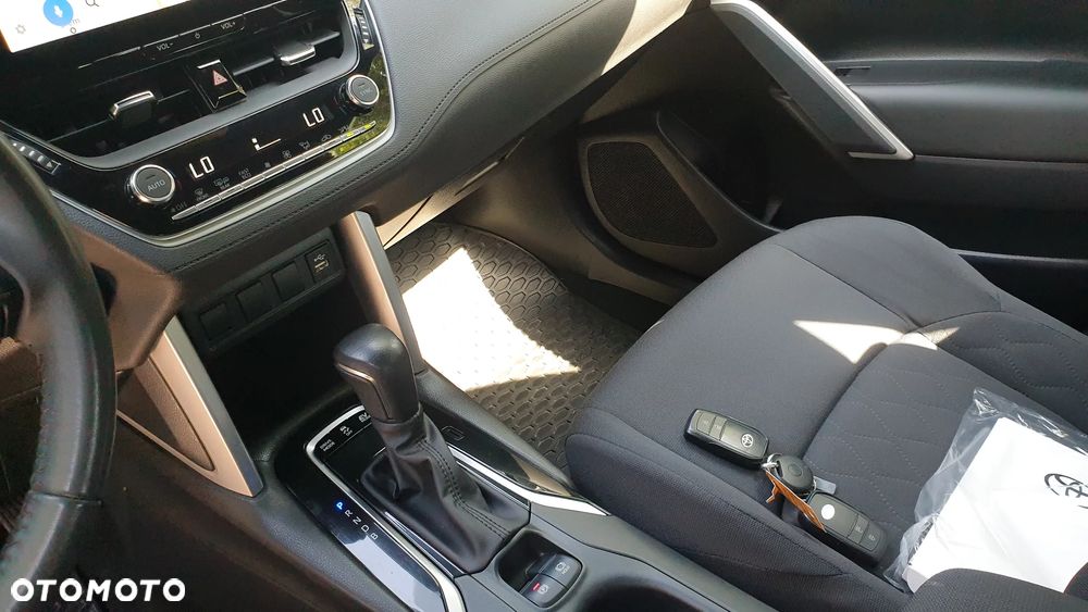 Toyota Corolla Cross 2.0 Hybrid Comfort - 14