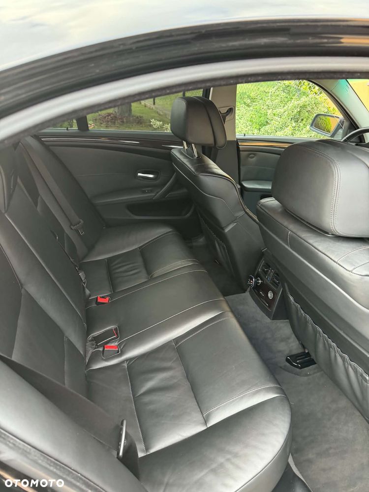BMW Seria 5 525d Edition Exclusive - 12