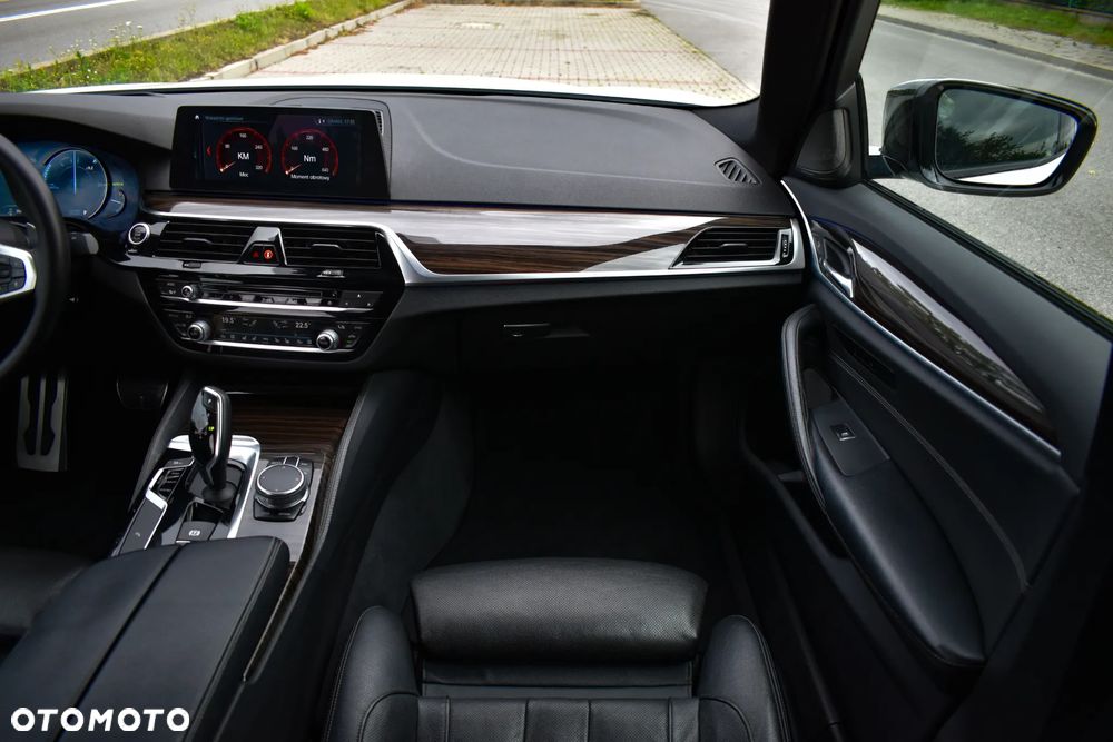 BMW Seria 5 530d Sport Line - 18